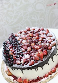 «Торт "Ягоды на снегу"»
