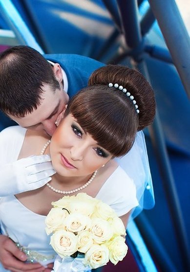 Прическа на свадьбу Ю21170 - Стилист-визажист Юлия Крассо